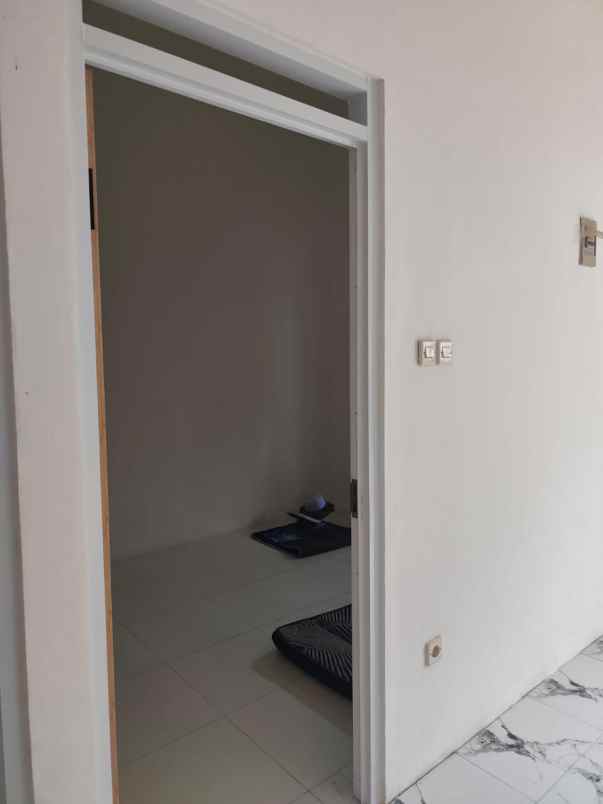 dijual rumah bedahan sawangan