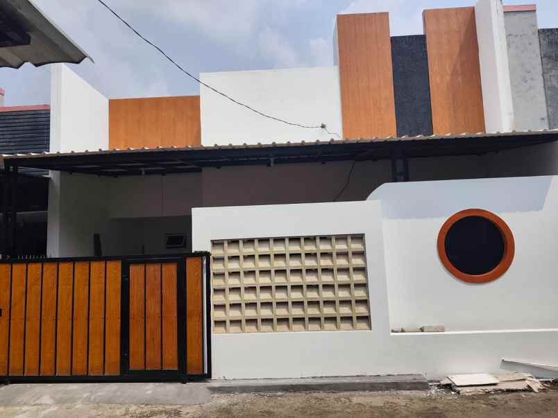 dijual rumah bedahan sawangan