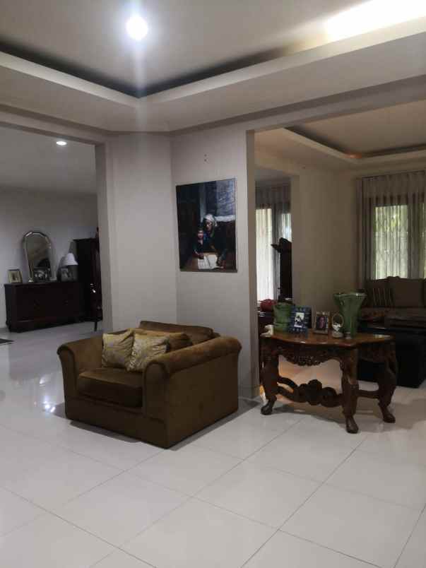 dijual rumah bintaro