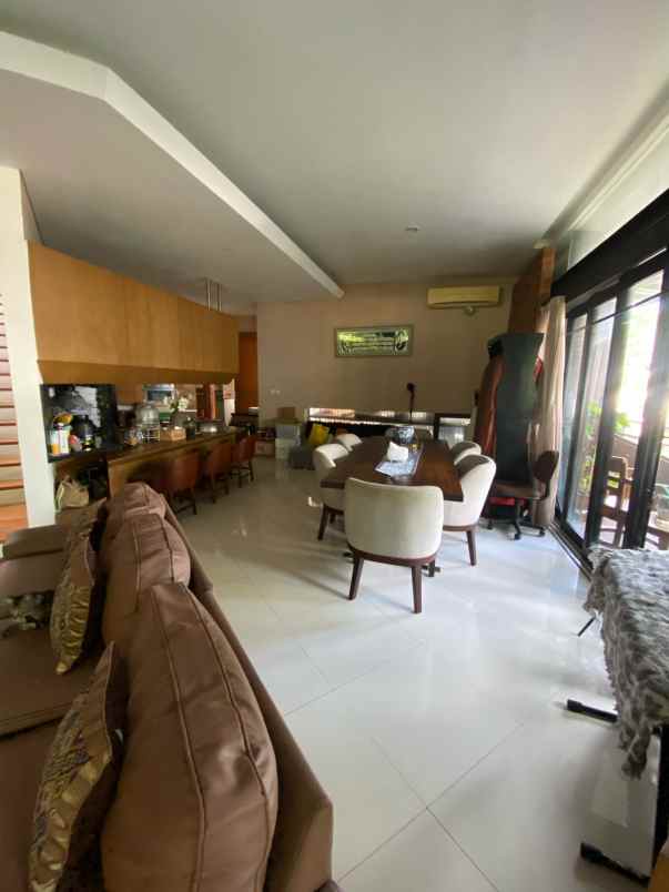 dijual rumah bintaro jaya sektor 9 tangsel