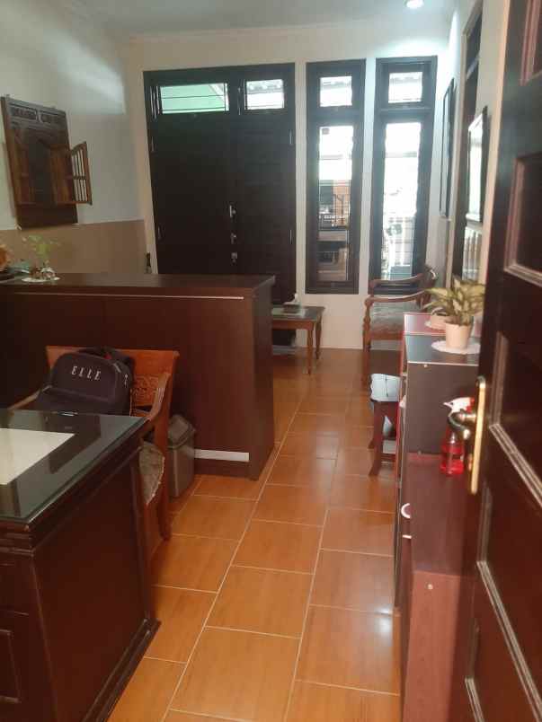 dijual rumah bukit sari