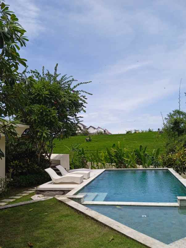 dijual rumah canggu