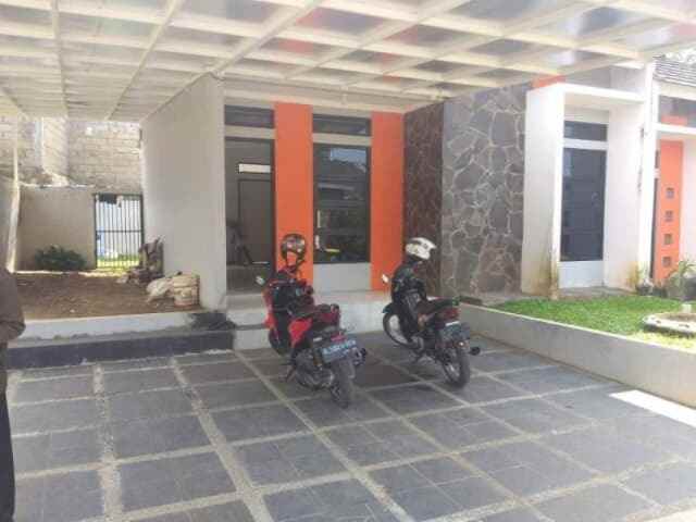 dijual rumah cihanjuang