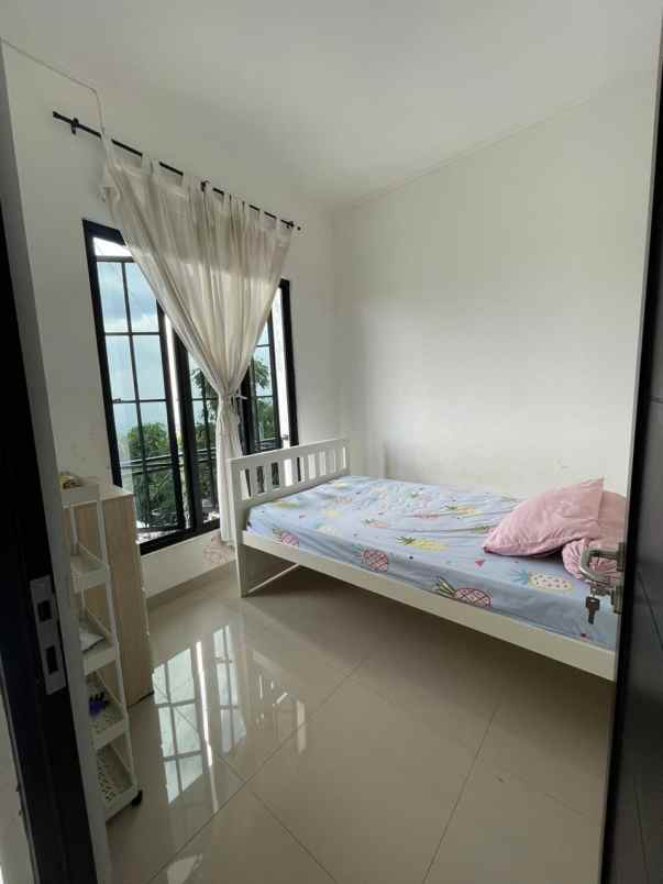 dijual rumah cihanjuang