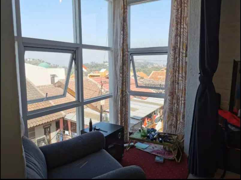 dijual rumah cihanjuang rahayu