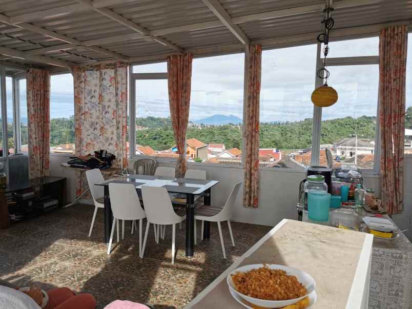 dijual rumah cihanjuang rahayu