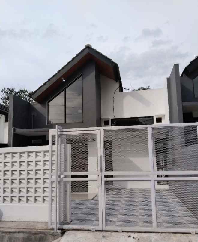 dijual rumah cipadung