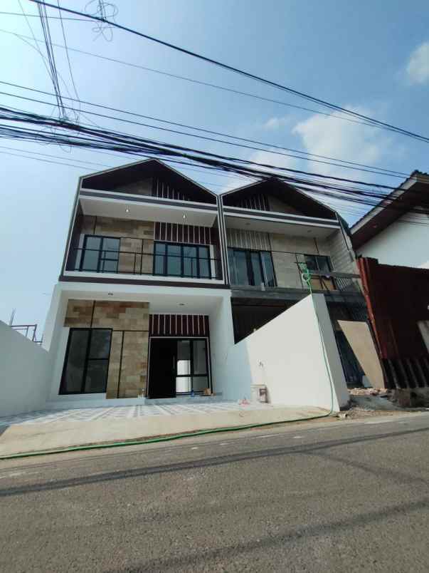 dijual rumah cipayung jakarta timur