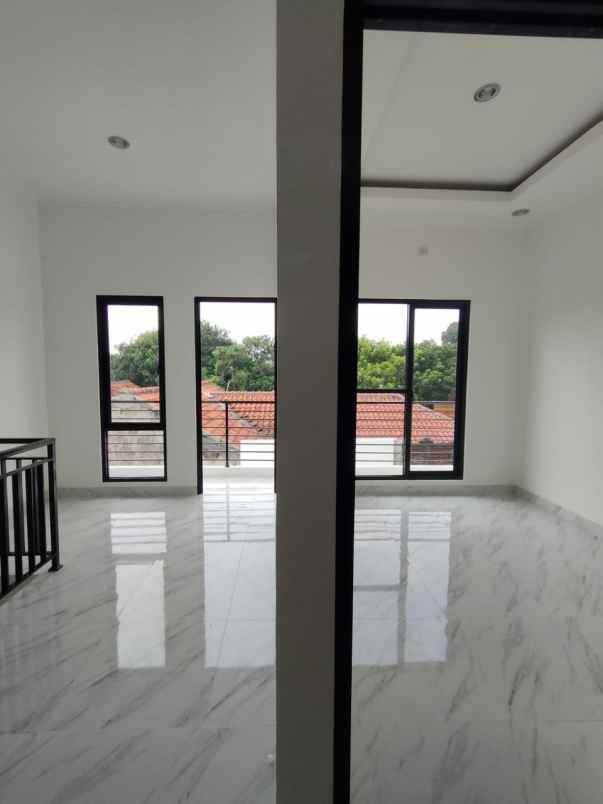 dijual rumah cipayung jakarta timur