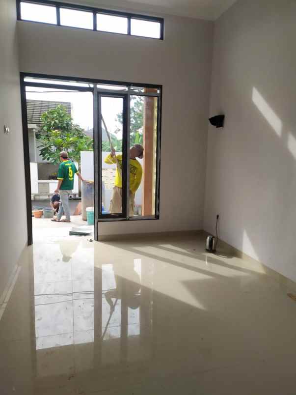 dijual rumah cisaranten wetan cinambo