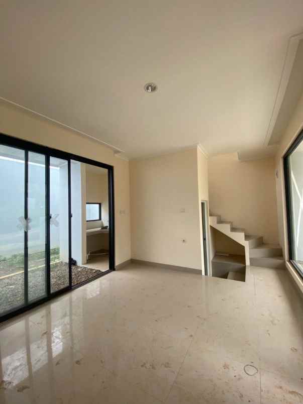 dijual rumah ciwaruga