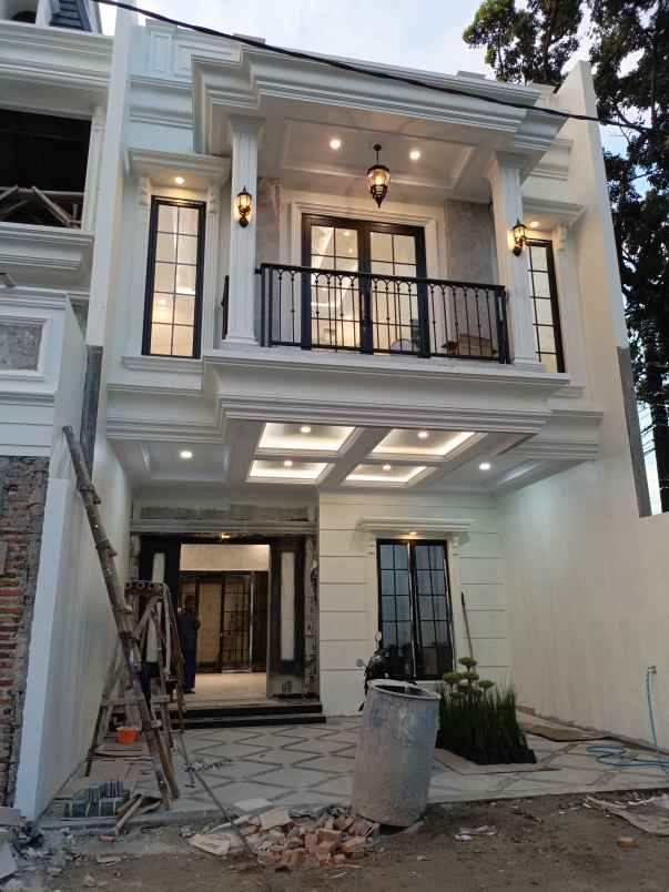 dijual rumah clasic modern dan murah di jagakarsa