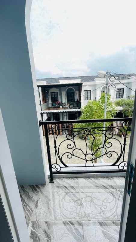 dijual rumah classic modern mewah