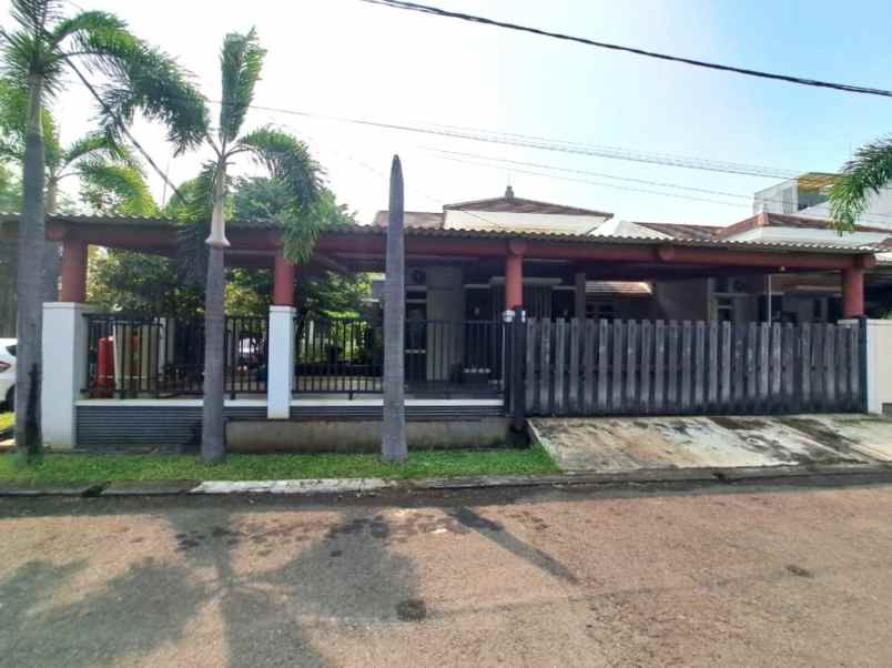 dijual rumah cluster aralia harapan