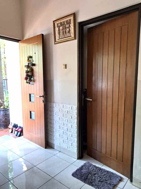 dijual rumah cluster aralia harapan