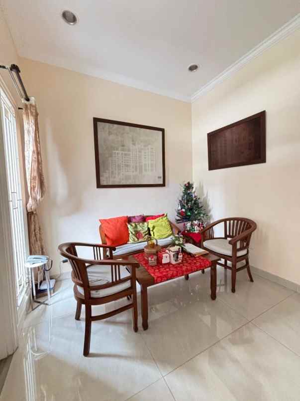 dijual rumah cluster emerald phg gading