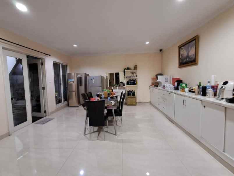 dijual rumah cluster emerald phg gading