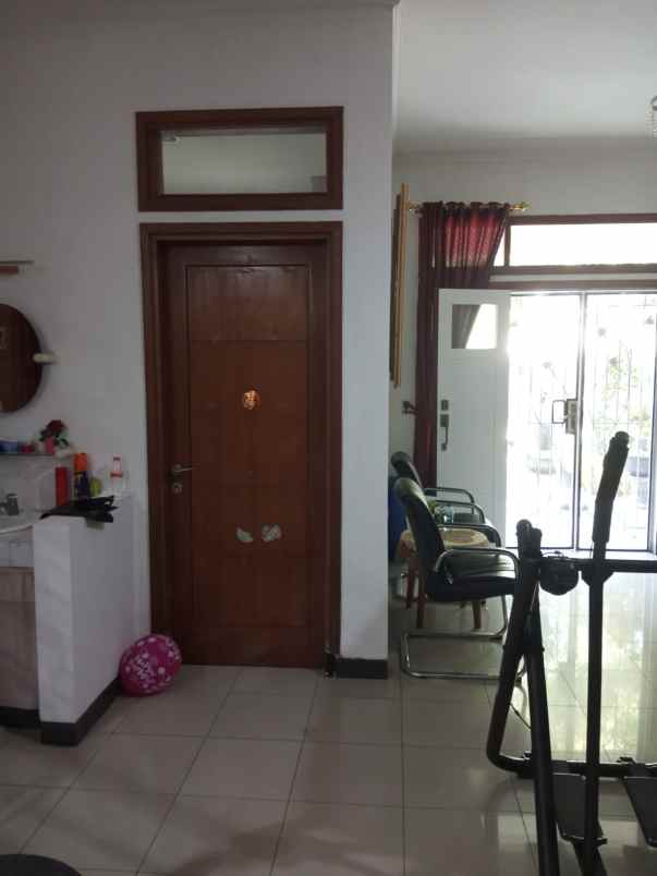 dijual rumah cluster gading kusuma