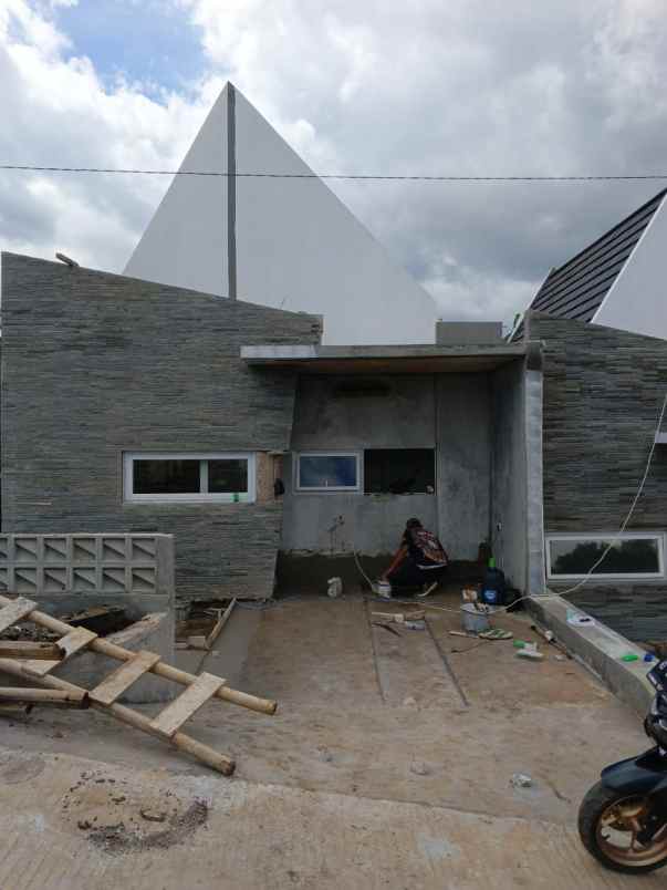 dijual rumah cluster kinarasti padasuka