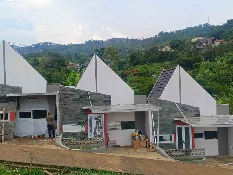 dijual rumah cluster kinarasti padasuka