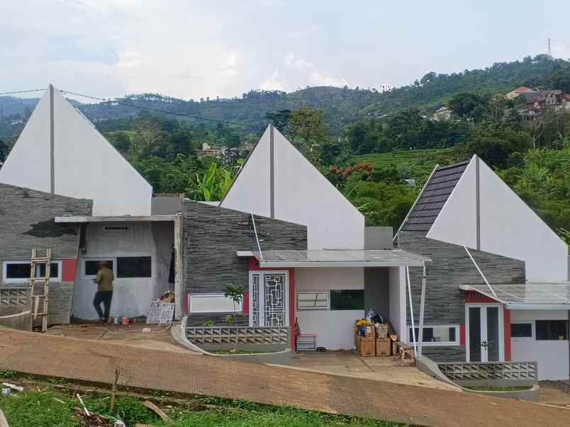 dijual rumah cluster kinarasti padasuka