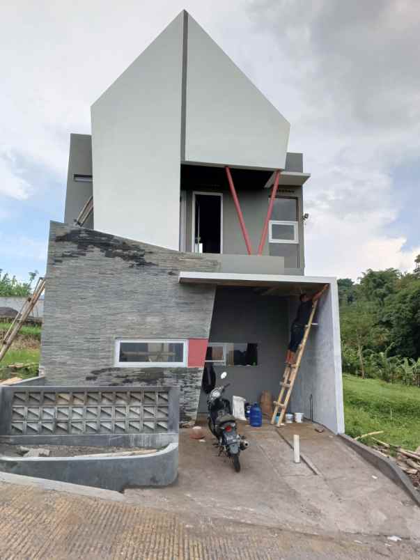 dijual rumah cluster kinarasti padasuka