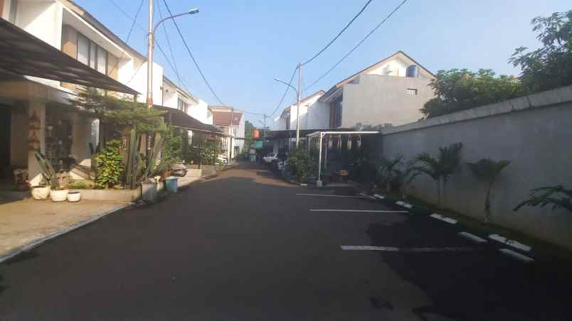 dijual rumah cluster mewah cipedak