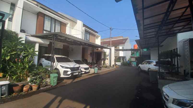 dijual rumah cluster mewah cipedak