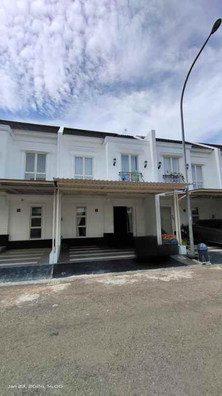 dijual rumah cluster monte torena