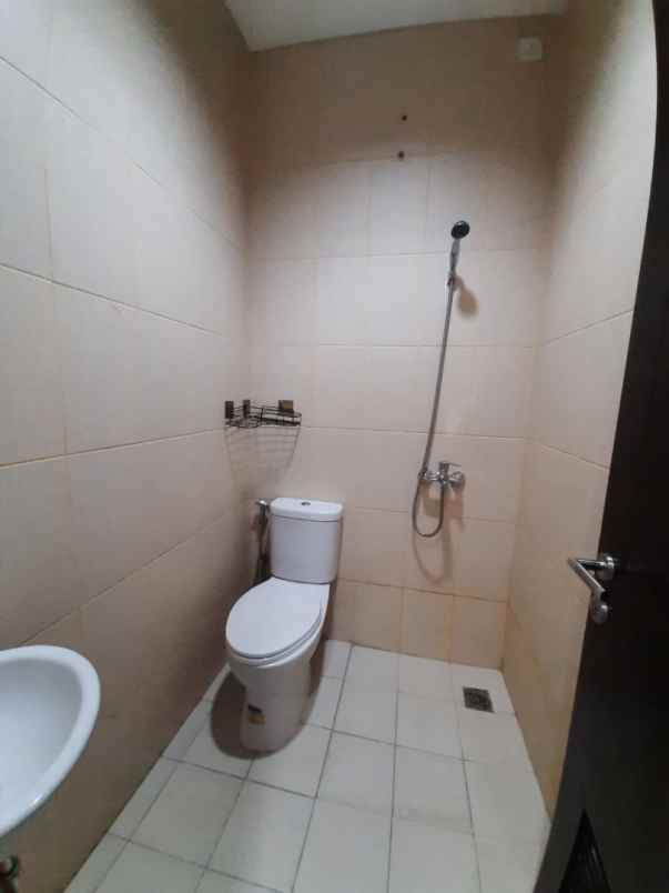 dijual rumah cluster shinano jgc