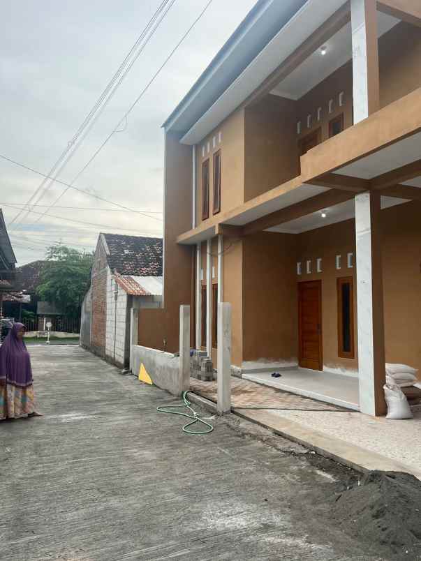dijual rumah dekat umy