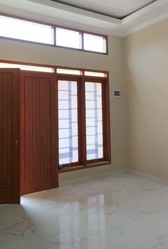 dijual rumah deltamas cikarang