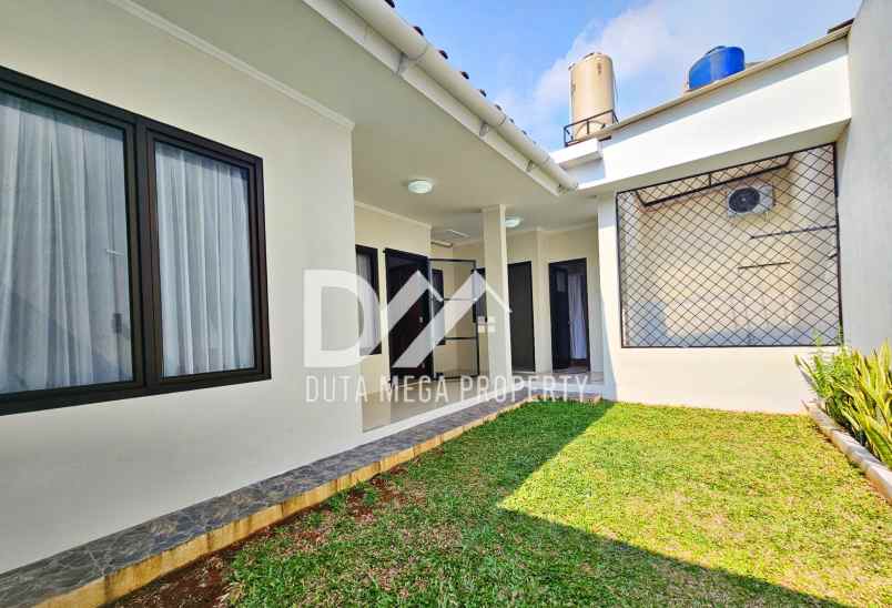 dijual rumah dengan halaman di graha raya bintaro