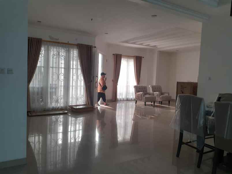 dijual rumah di jl tebet timur dalam jakarta selatan