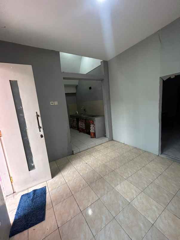 dijual rumah di kadipiro banjarsari surakarta