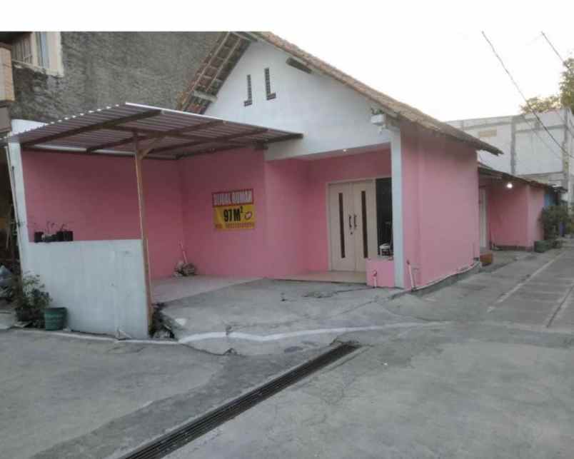 dijual rumah di kadipiro banjarsari surakarta