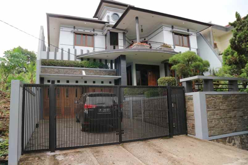 dijual rumah di komplek dago asri bandung jawa barat