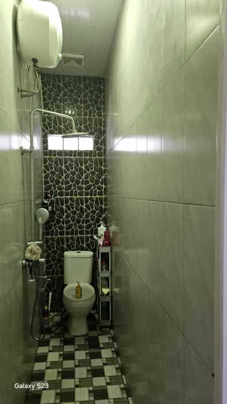 dijual rumah di komplek deppen harjamukti depok