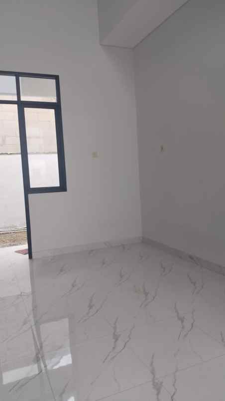 dijual rumah diamond field bedahan