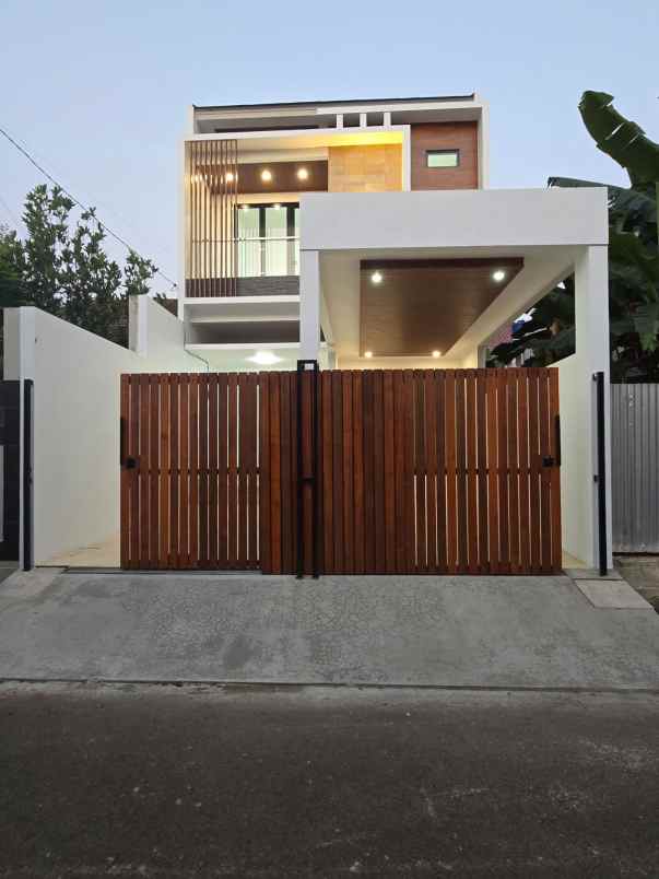 dijual rumah duren sawit