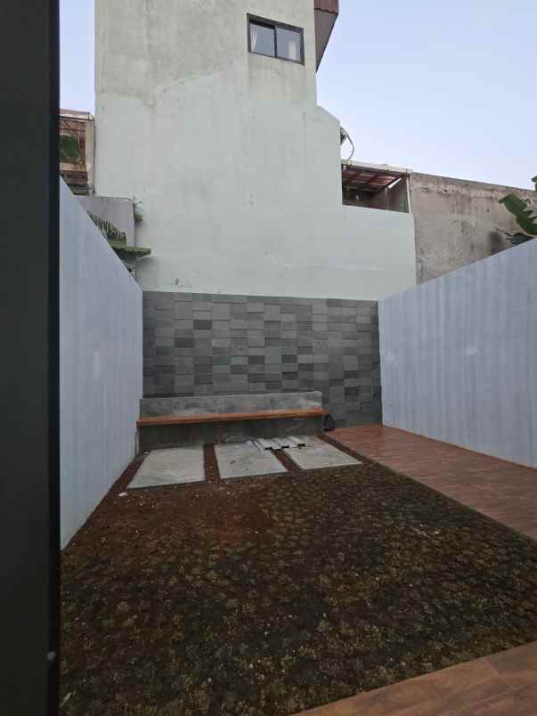 dijual rumah duren sawit