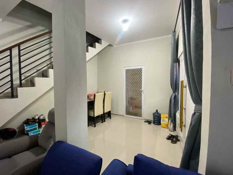 dijual rumah elkk324