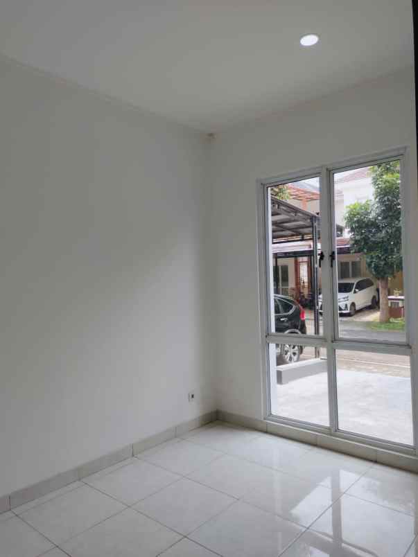 dijual rumah foresta bsd city