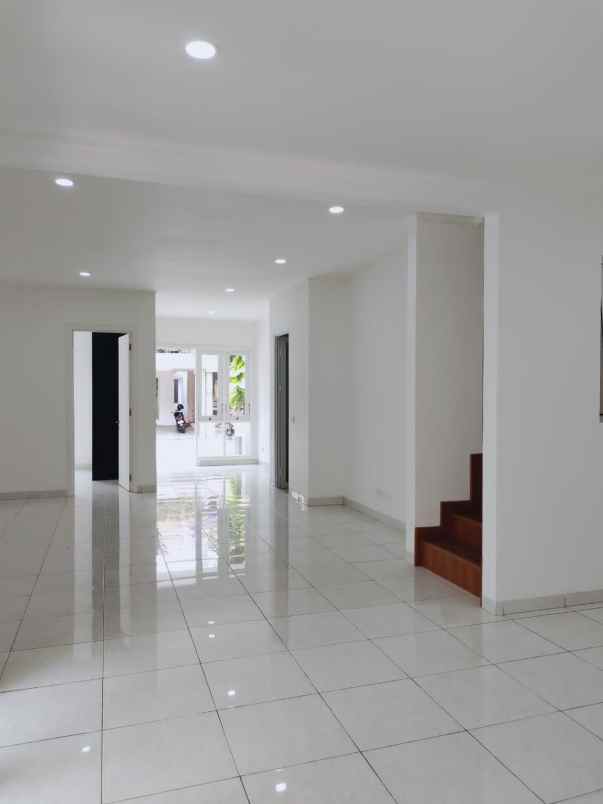 dijual rumah foresta bsd city