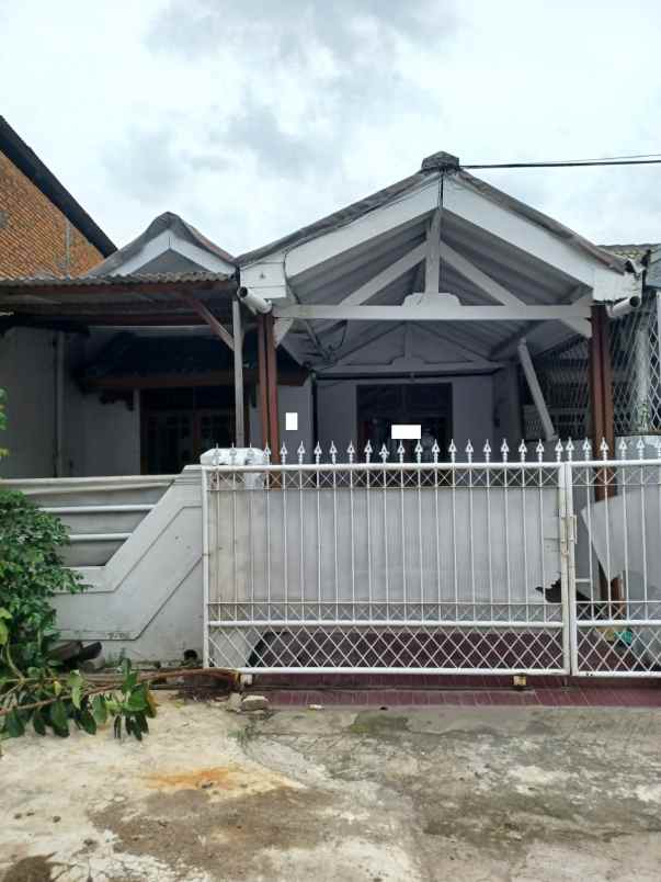 dijual rumah gading griya lestari