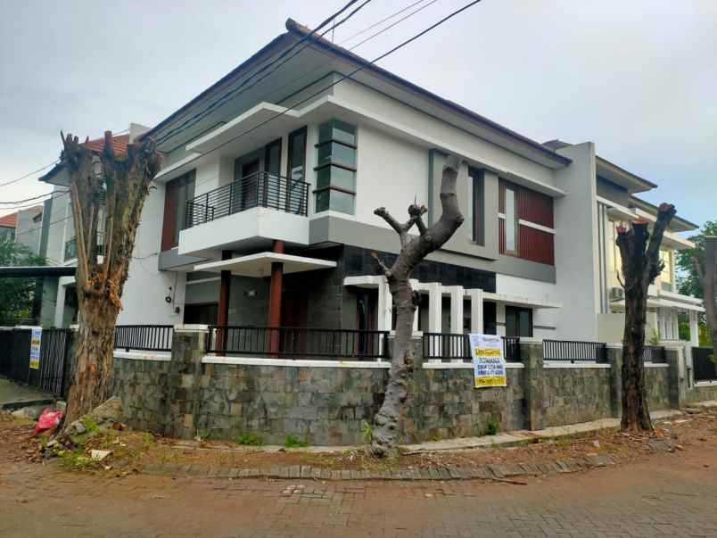 dijual rumah galaxy bumi permai kondisi terawat