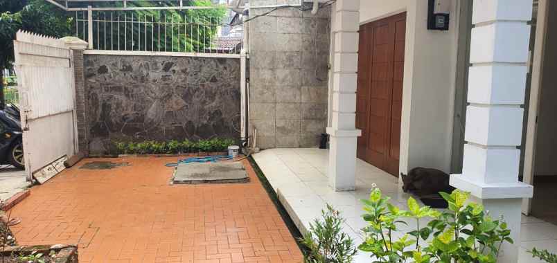 dijual rumah gandaria