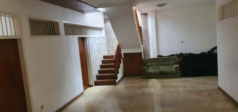 dijual rumah gandaria