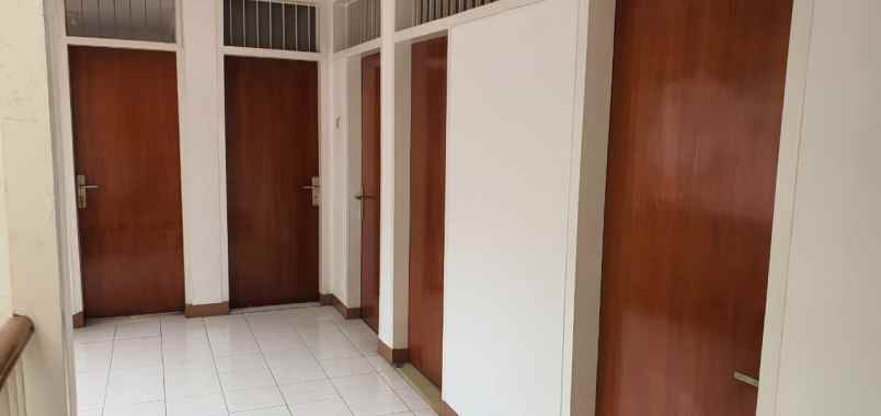 dijual rumah gandaria