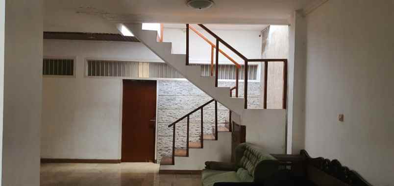 dijual rumah gandaria